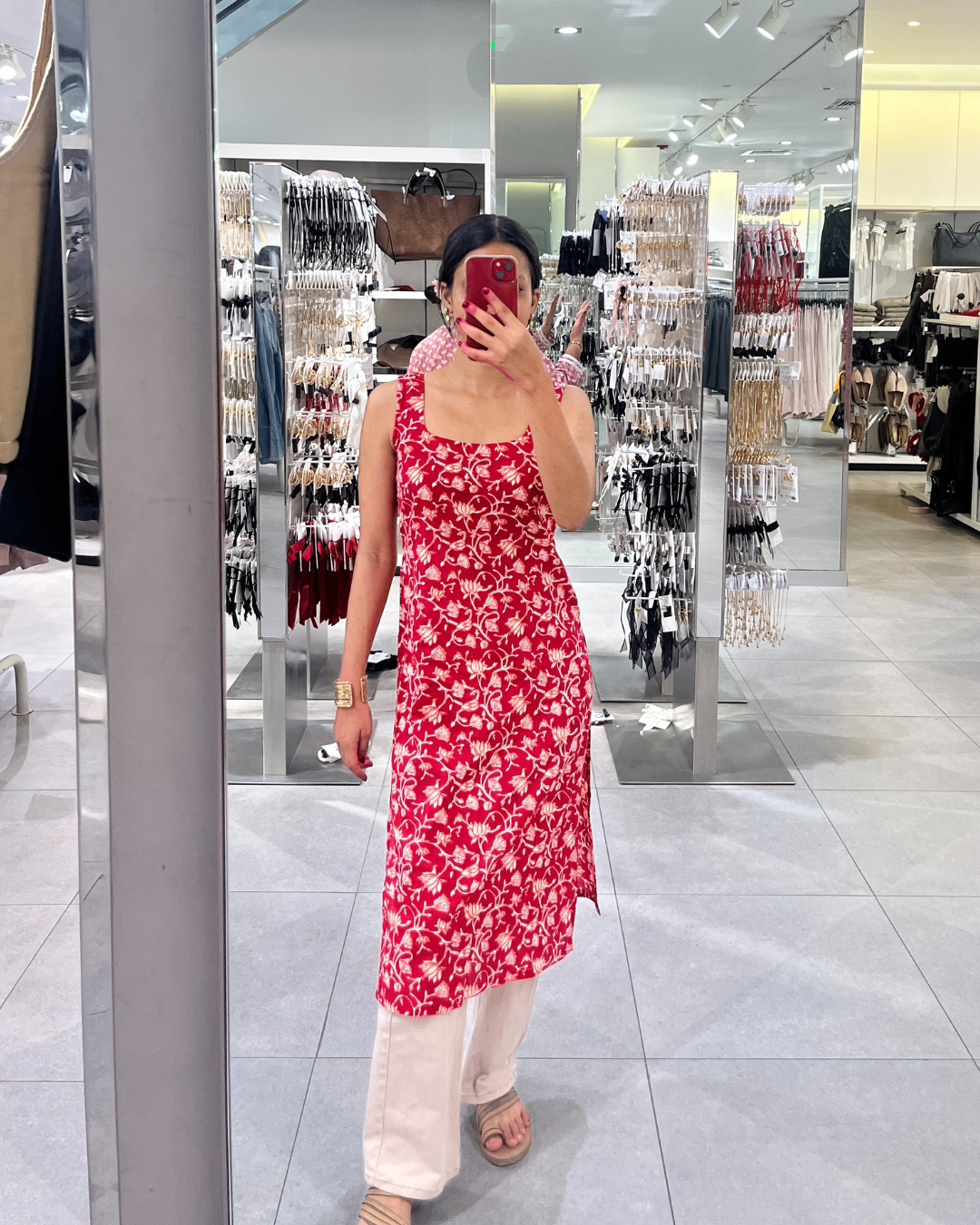 Aditi Sleevless Kurta